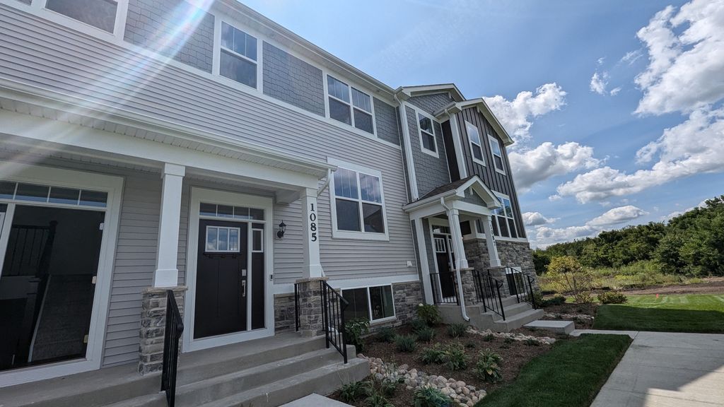 1085 Atterberg Road 4005, South Elgin, IL 60177