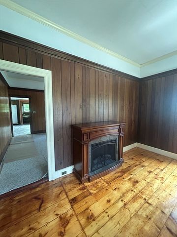 33 Burbank St, Millbury, MA 01527