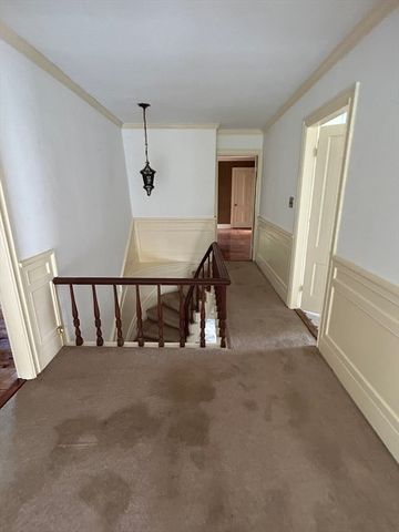 33 Burbank St, Millbury, MA 01527