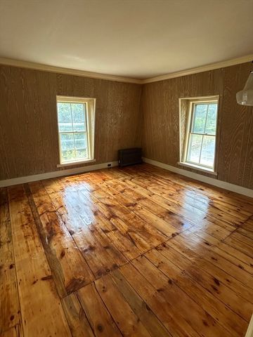 33 Burbank St, Millbury, MA 01527