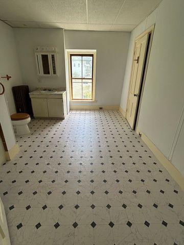 33 Burbank St, Millbury, MA 01527