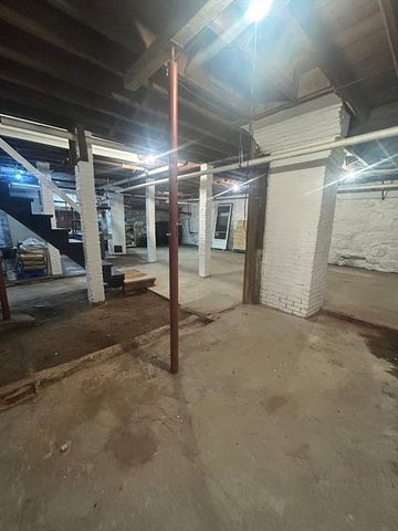 33 Burbank St, Millbury, MA 01527