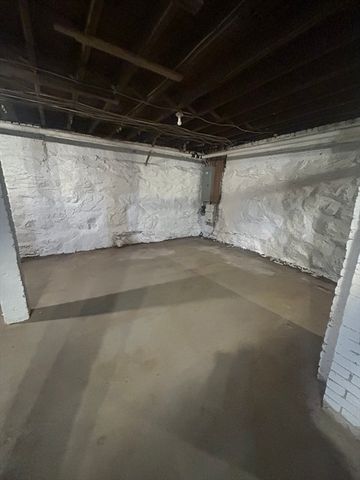 33 Burbank St, Millbury, MA 01527