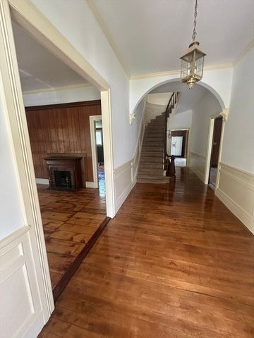 33 Burbank St, Millbury, MA 01527