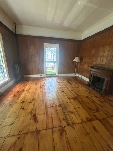 33 Burbank St, Millbury, MA 01527