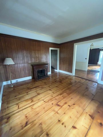 33 Burbank St, Millbury, MA 01527