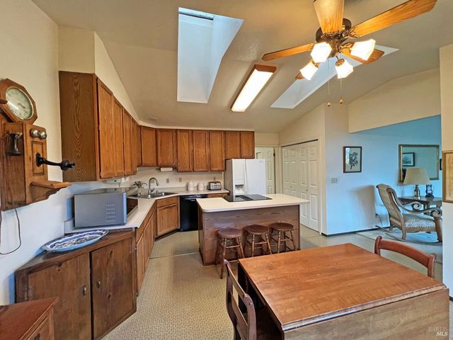 2781 Robinson Creek Rd, Ukiah, CA 95482