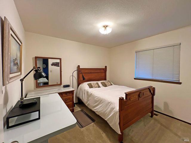 2781 Robinson Creek Rd, Ukiah, CA 95482