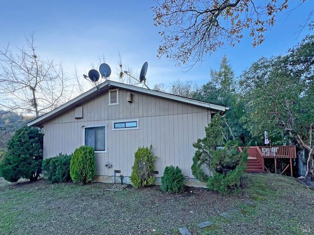 2781 Robinson Creek Rd, Ukiah, CA 95482