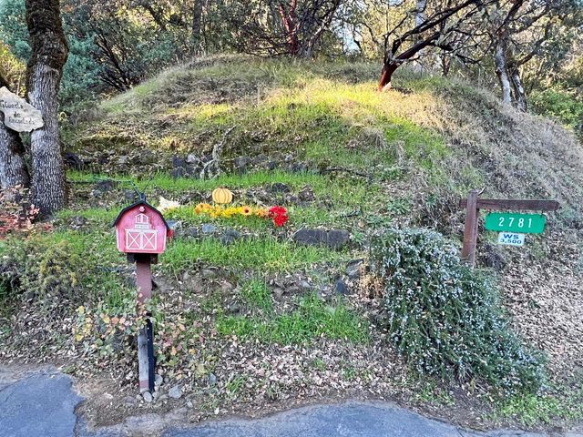 2781 Robinson Creek Rd, Ukiah, CA 95482
