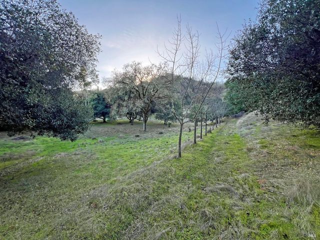 2781 Robinson Creek Rd, Ukiah, CA 95482