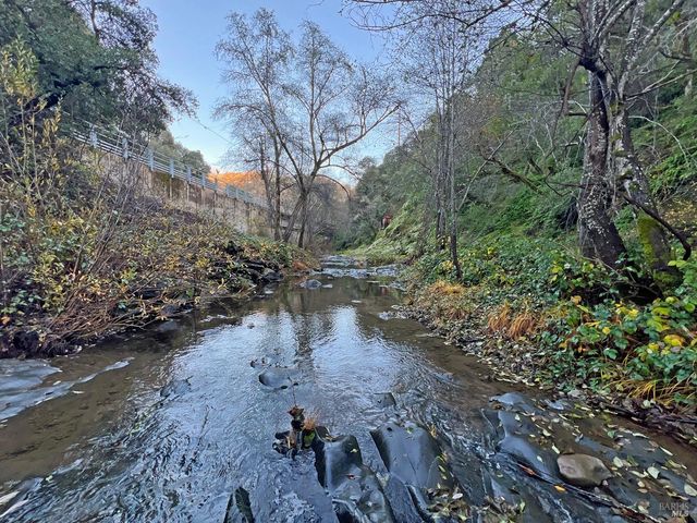 2781 Robinson Creek Rd, Ukiah, CA 95482