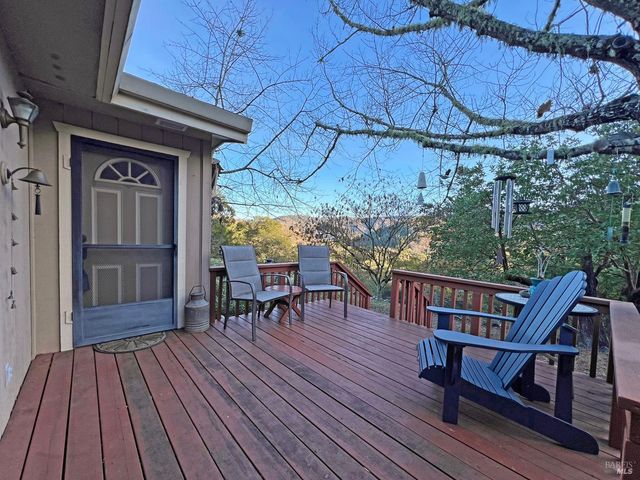 2781 Robinson Creek Rd, Ukiah, CA 95482