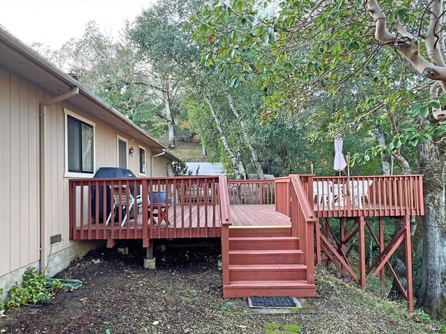 2781 Robinson Creek Rd, Ukiah, CA 95482