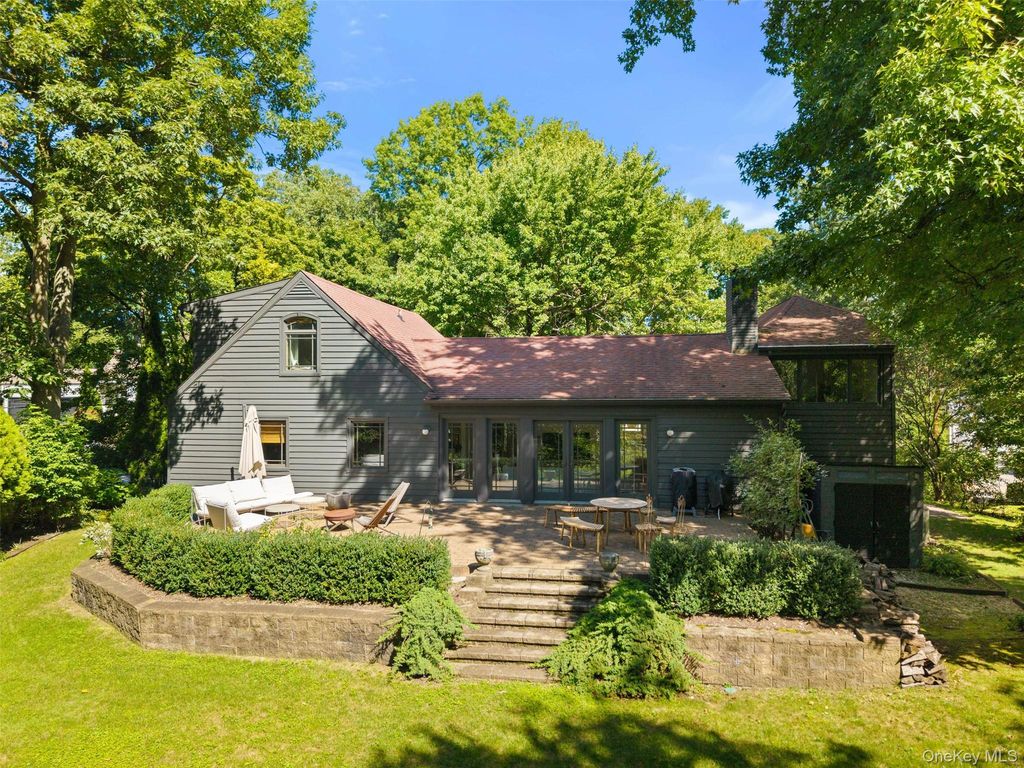 61 Stony Run, New Rochelle, NY 10804 — photo 2