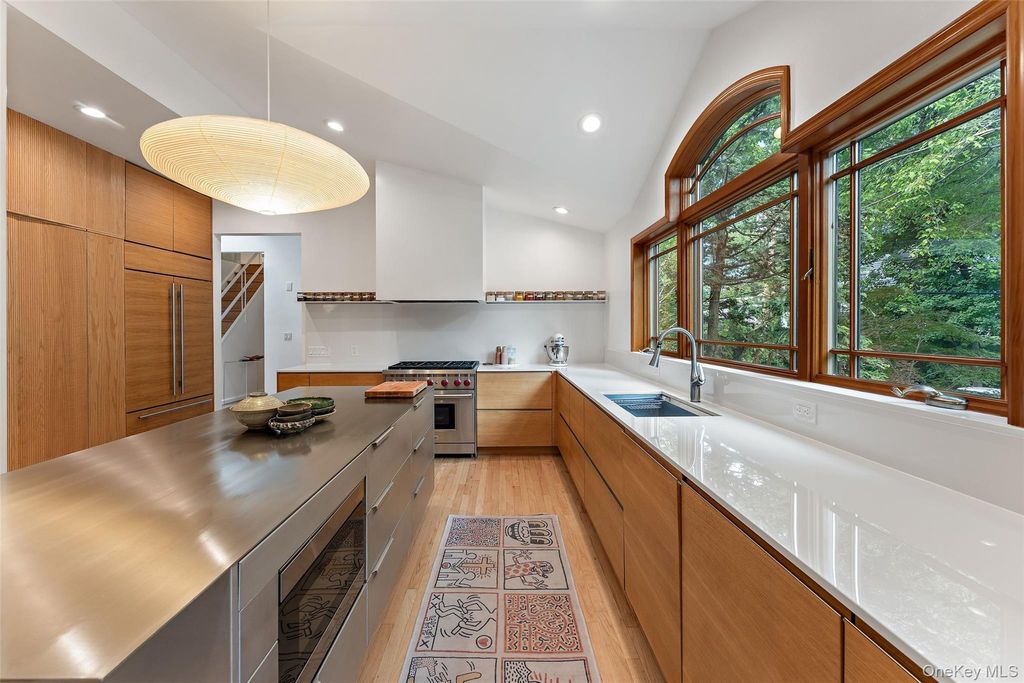 61 Stony Run, New Rochelle, NY 10804 — photo 4