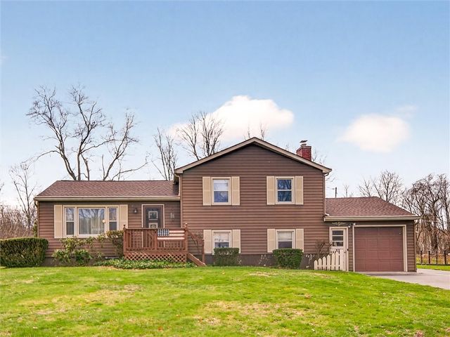 157 Garden Parkway, Henrietta, NY 14467