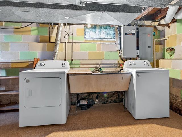 157 Garden Parkway, Henrietta, NY 14467