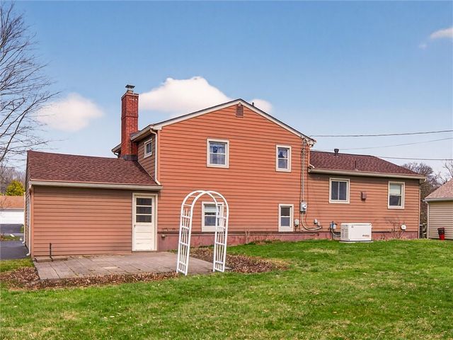 157 Garden Parkway, Henrietta, NY 14467