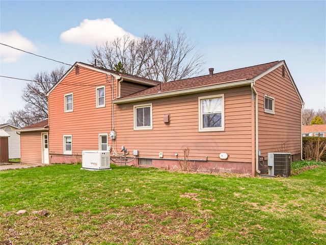 157 Garden Parkway, Henrietta, NY 14467