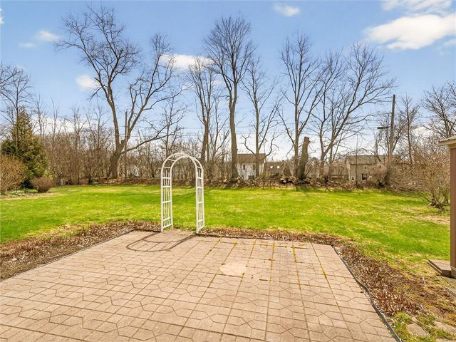 157 Garden Parkway, Henrietta, NY 14467