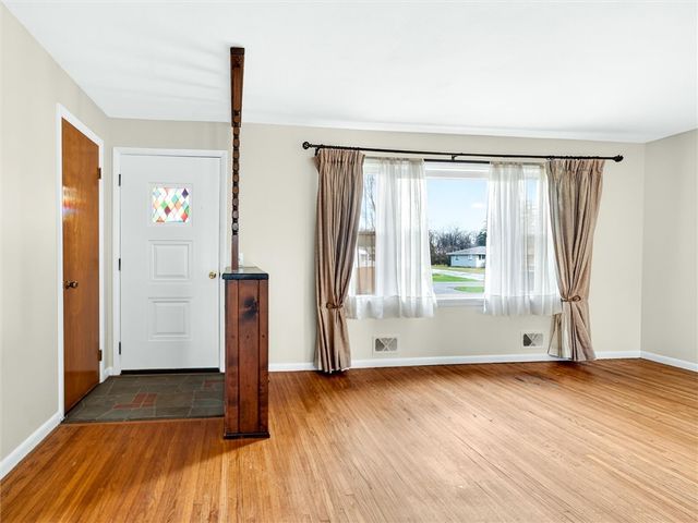 157 Garden Parkway, Henrietta, NY 14467