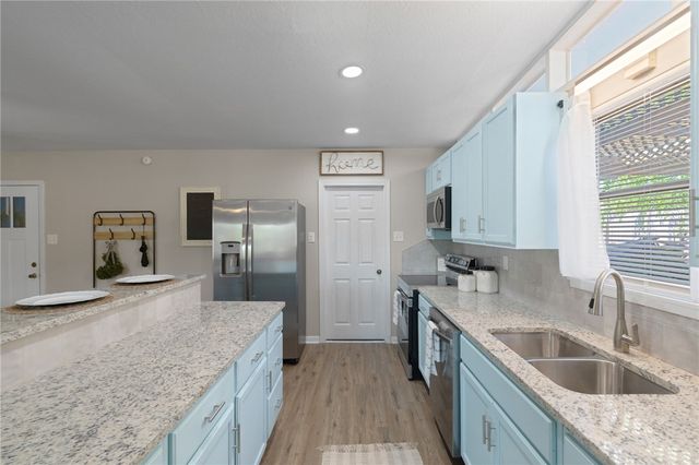 3231 Jamaica Dr, Corpus Christi, TX 78418