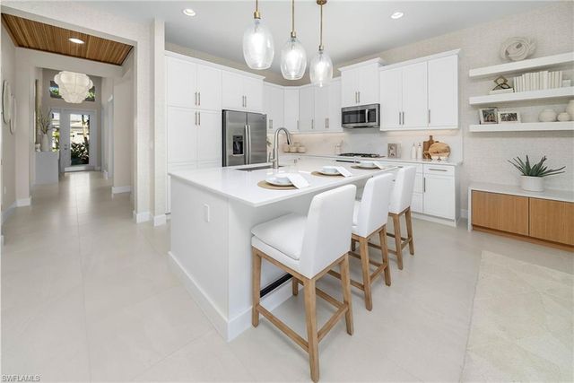 2700 Ridgecrest PL, Naples, FL 34112