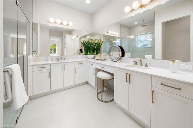 2700 Ridgecrest PL, Naples, FL 34112