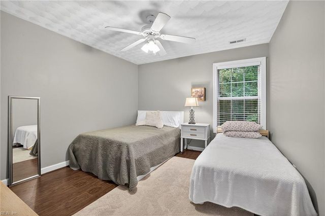 206 Golden Sunset LN, Suffolk, VA 23435