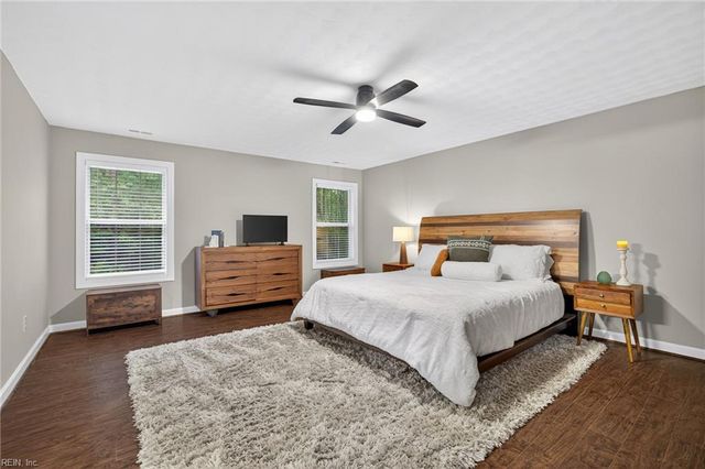 206 Golden Sunset LN, Suffolk, VA 23435