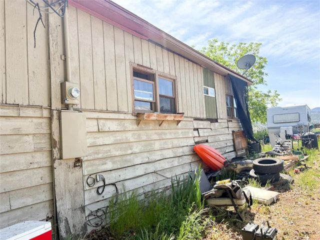 324 Henley Hornbrook rd, Hornbrook, CA 96044