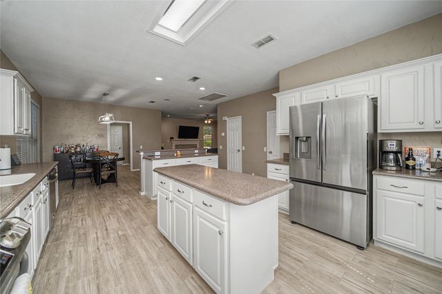 1808 Lacey Oak Lane, Keller, TX 76248