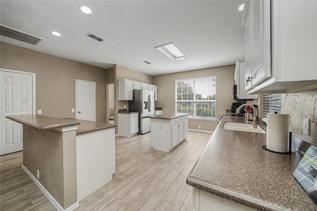 1808 Lacey Oak Lane, Keller, TX 76248