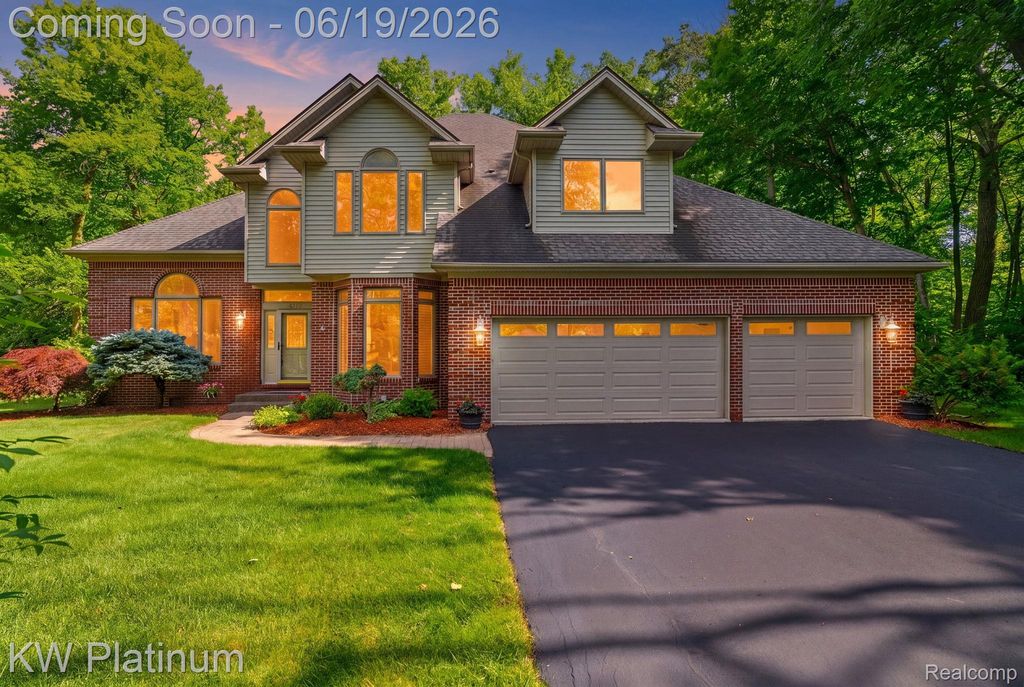 4270 Greenview Circle, Fort Gratiot Charter Township, MI 48059