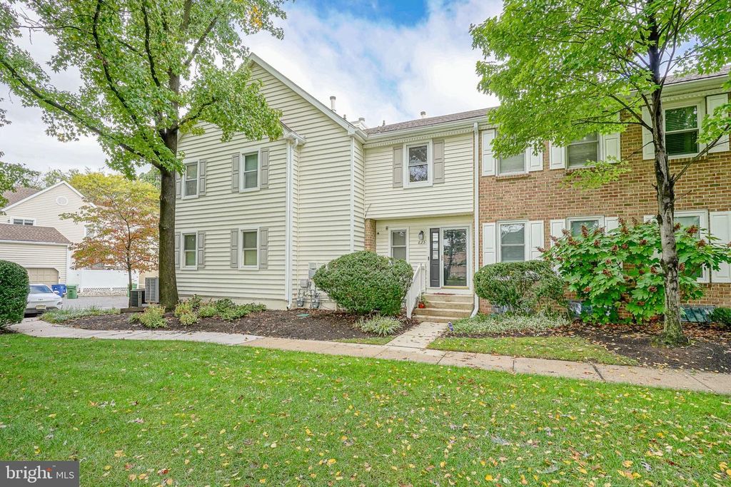 625 SOCIETY HILL BLVD, CHERRY HILL, NJ 08003 — exterior