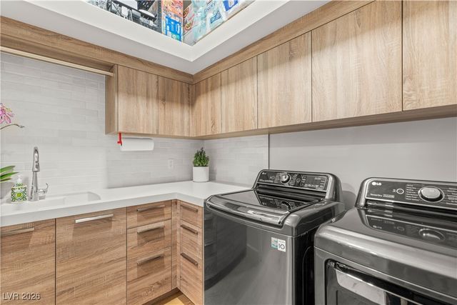 571 Overlook Rim Drive, Henderson, NV 89012