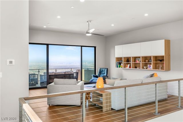 571 Overlook Rim Drive, Henderson, NV 89012