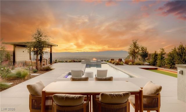 571 Overlook Rim Drive, Henderson, NV 89012