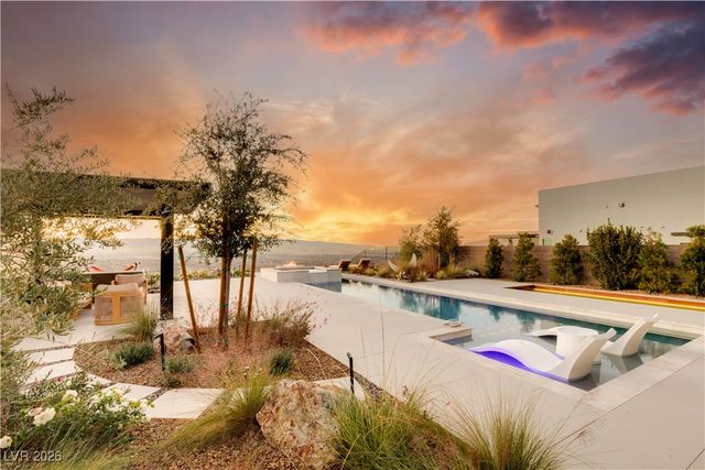 571 Overlook Rim Drive, Henderson, NV 89012