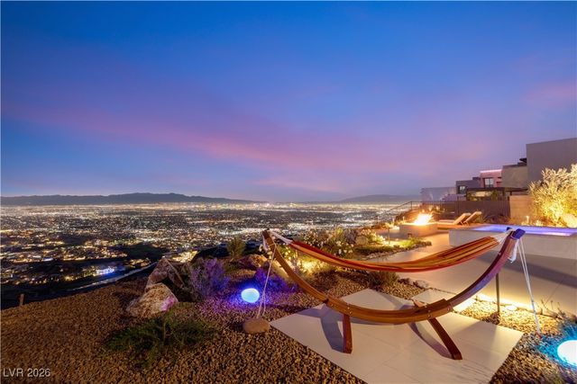 571 Overlook Rim Drive, Henderson, NV 89012