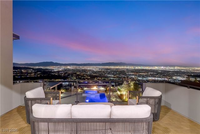 571 Overlook Rim Drive, Henderson, NV 89012