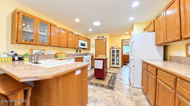 2707 E THOMAS HILL DR, Coeur D'alene, ID 83815