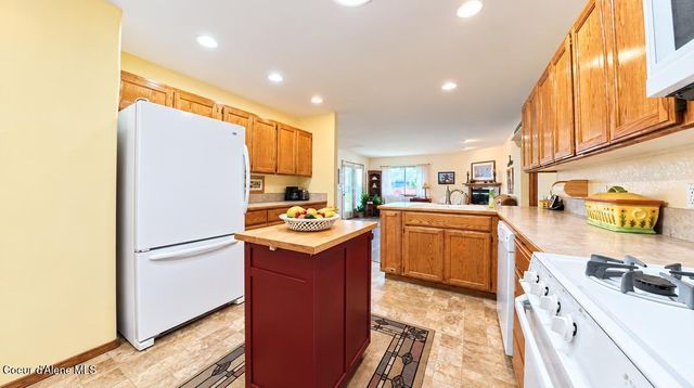 2707 E THOMAS HILL DR, Coeur D'alene, ID 83815