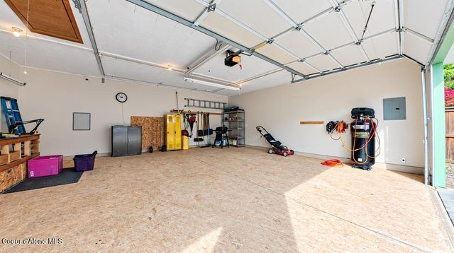 2707 E THOMAS HILL DR, Coeur D'alene, ID 83815