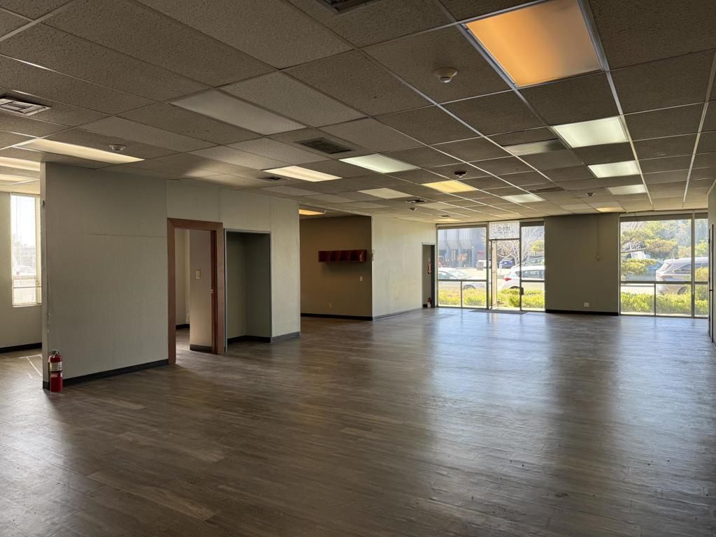 Image 15 of property listing at 1550 Rollins Road A, Burlingame, CA 94010