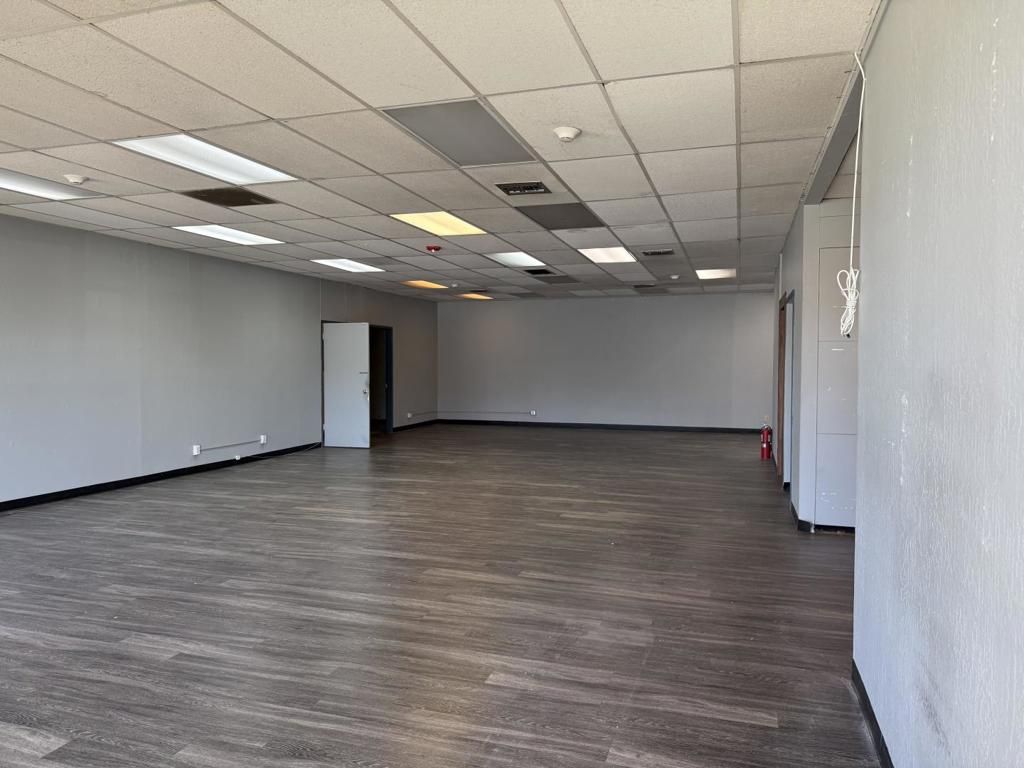 Image 5 of property listing at 1550 Rollins Road A, Burlingame, CA 94010