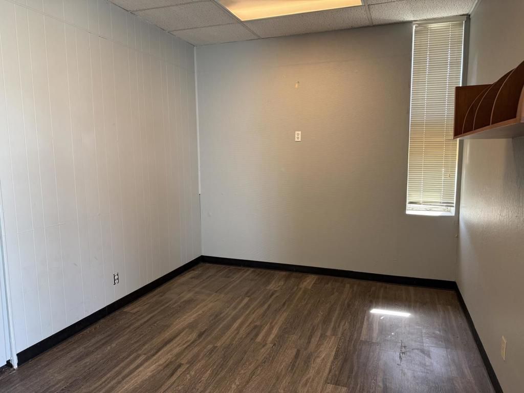 Image 6 of property listing at 1550 Rollins Road A, Burlingame, CA 94010