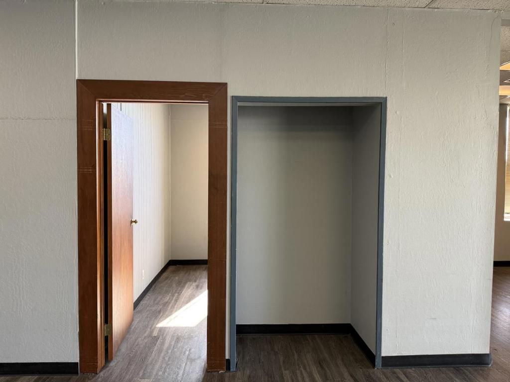 Image 9 of property listing at 1550 Rollins Road A, Burlingame, CA 94010