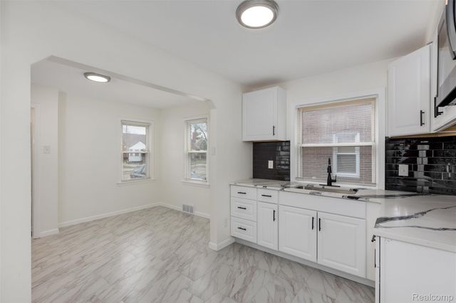 19477 Prest Street, Detroit, MI 48235